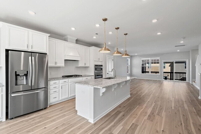 Building Photo - Spacious 4 Bedroom End-Unit in Durham