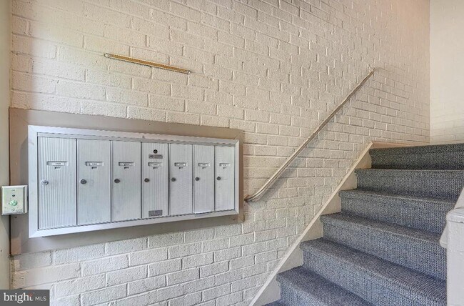 Foto del edificio - 14 Mountbatten Ct