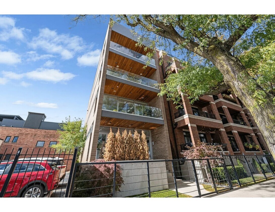 2910 N Sheffield Ave, Chicago, IL 60657 Townhome Rentals in Chicago