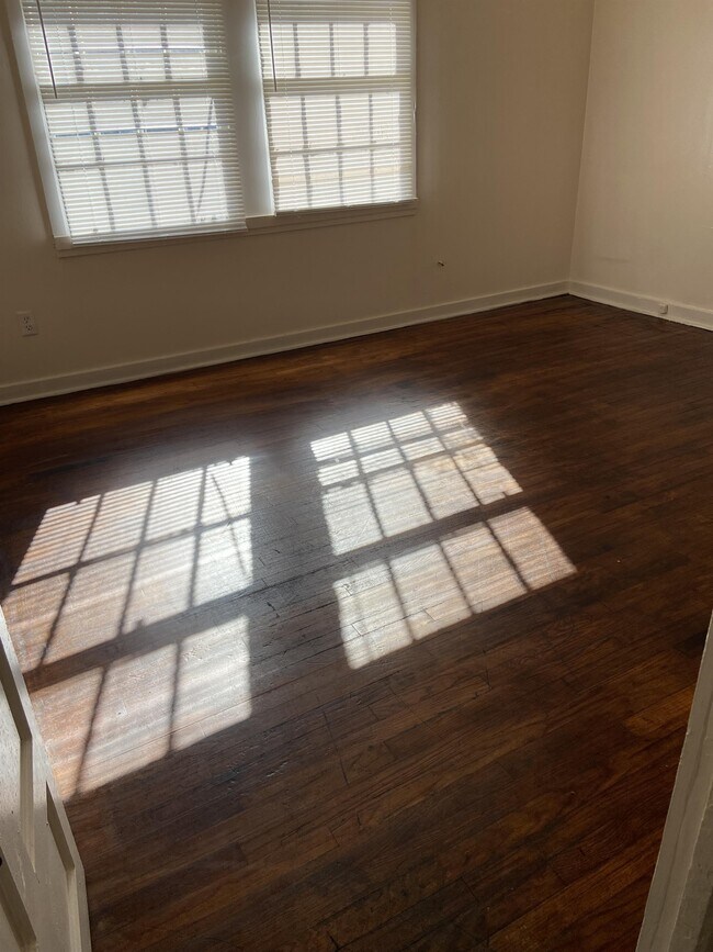 Foto del edificio - 2402 Knox Dr