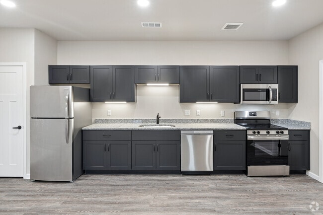 4BR, 2BA - 1,396SF - Kitchen - Bennington Park