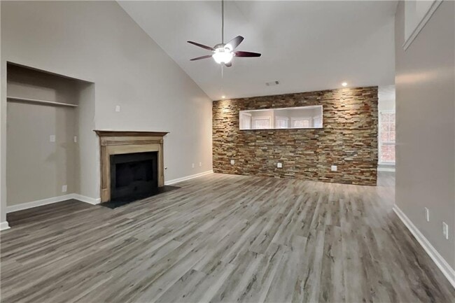 Building Photo - 5415 Windcrest Ln