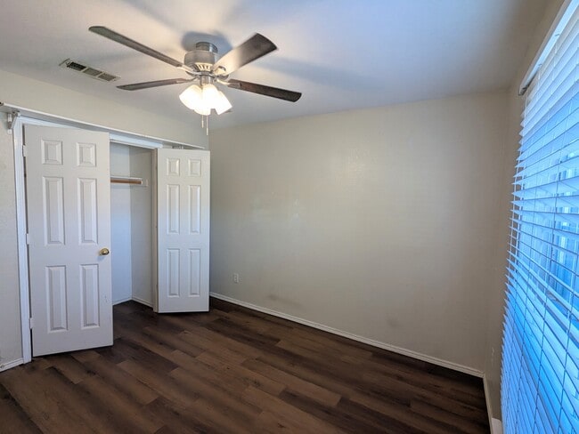 Foto del edificio - 124 S Bending Oak Ln