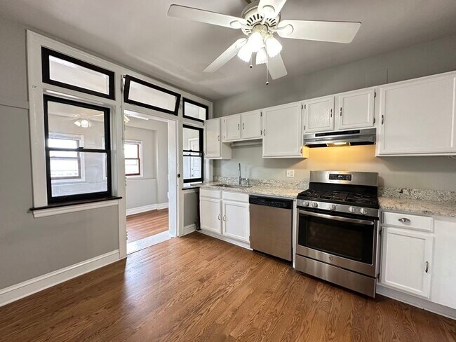 Foto del edificio - 4519 N Wolcott Ave