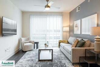 Building Photo - 302 13th St S