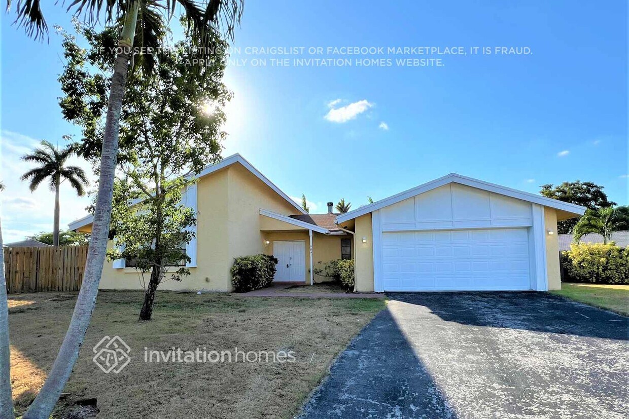 Foto principal - 9841 NW 31st Pl