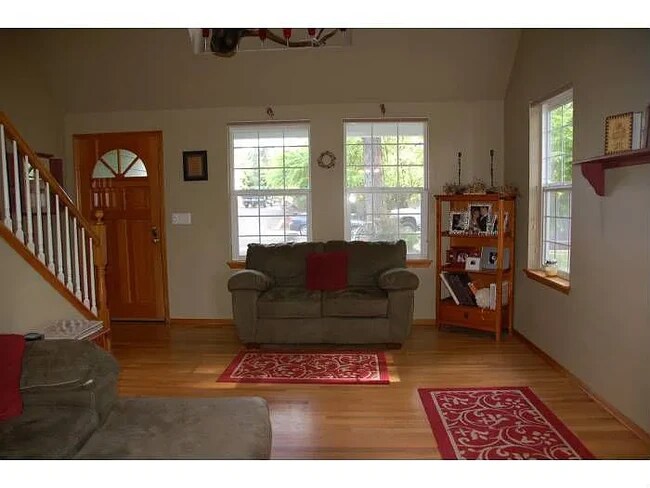 Foto del edificio - 832 34th Ave NW