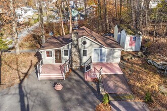 Building Photo - 9 Sylvan Trail