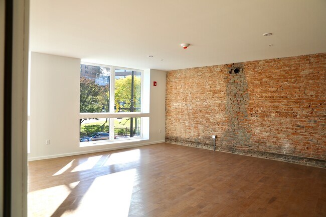 Foto del edificio - 439 N Salina St