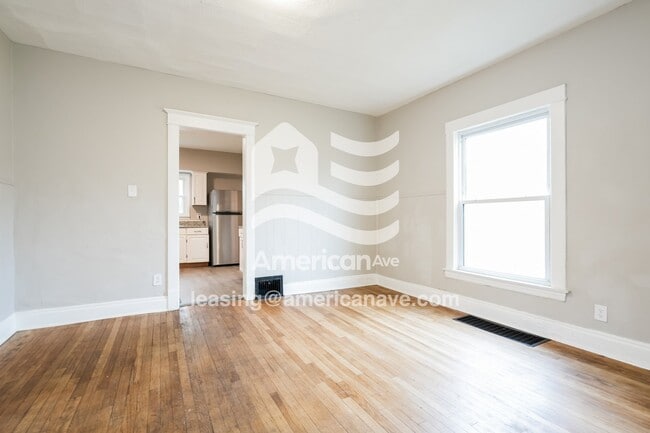 Building Photo - 140 Studebaker St