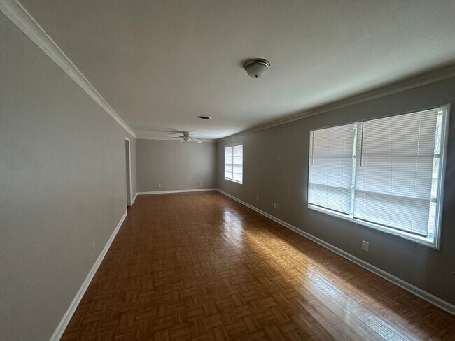 Foto del edificio - 1429 Whitten Rd