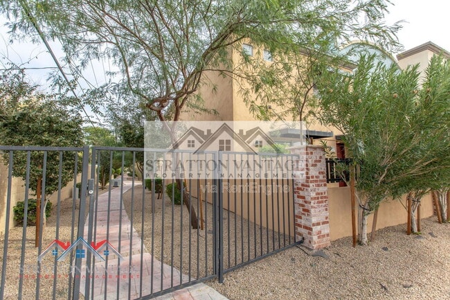 Foto del edificio - 1406 W Main St