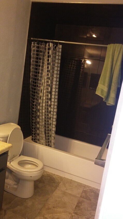 Foto del edificio - 5711 W 92nd Ave