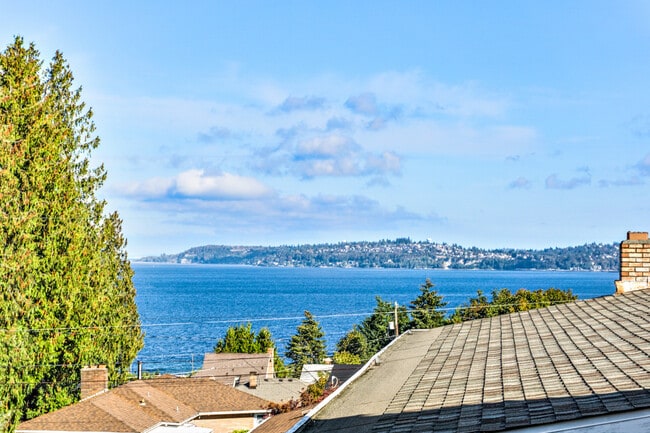 Foto del edificio - 3215 56th Ave SW
