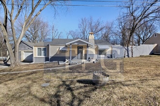 Building Photo - 6609 Richmond Ave