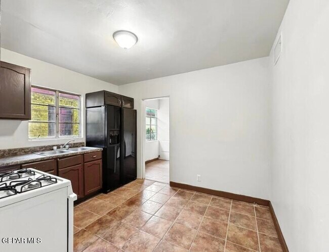 Foto del edificio - 3425 Savannah Ave