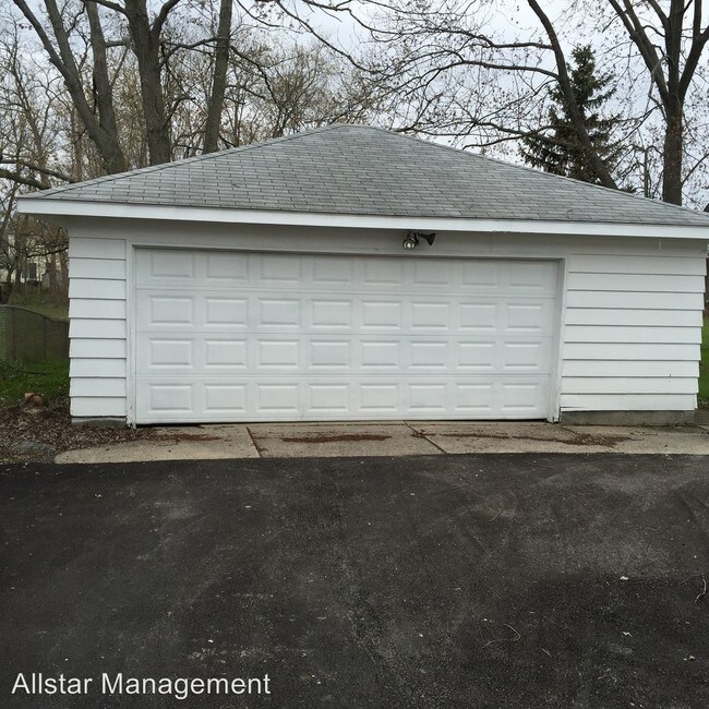 Building Photo - 3 br, 1 bath House - 5718 Columbia Dr