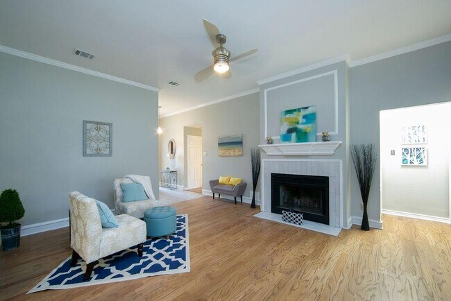 Building Photo - 13102 Villa Park Dr