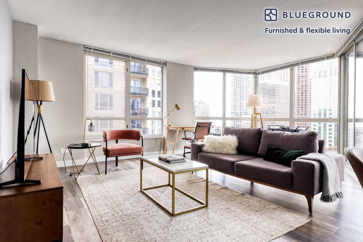 Primary Photo - 1 E Delaware Pl