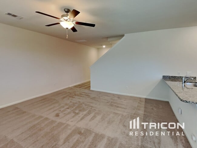 Building Photo - 23084 Shakespeare Dr