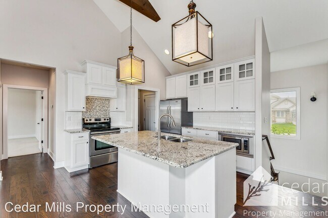 Building Photo - 5 br, 3 bath House - 2503 N Flutter Circle