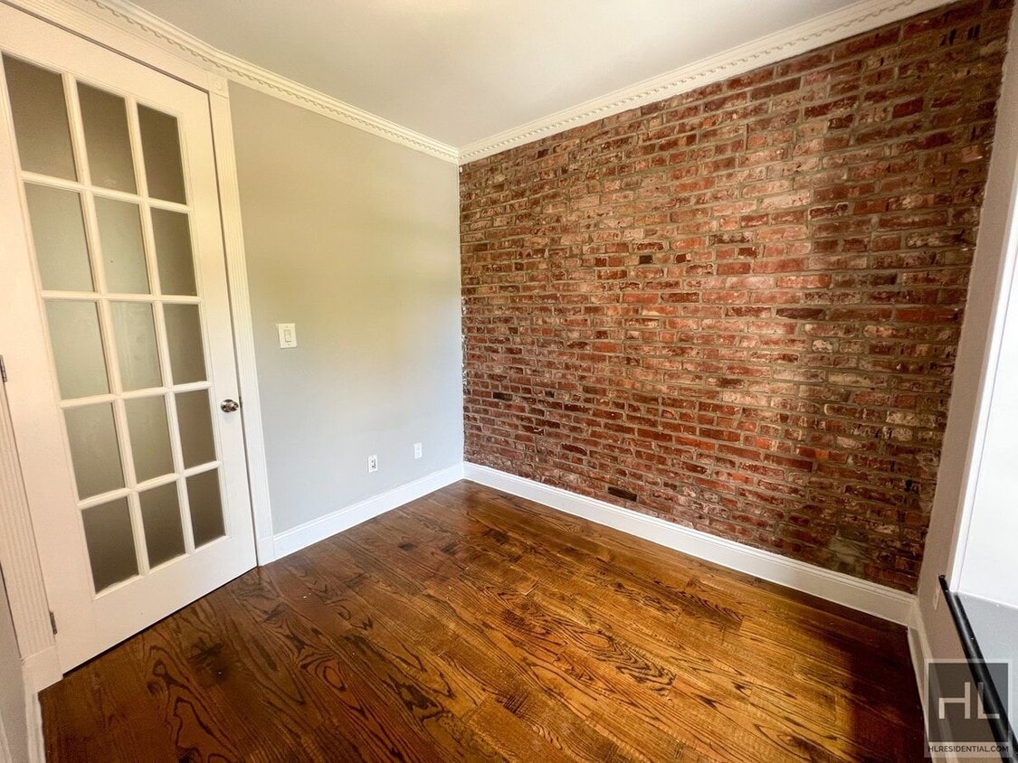 Primary Photo - E 106TH ST.