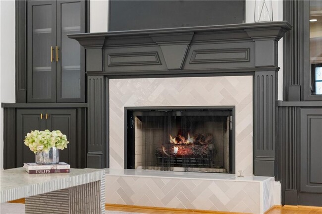 Building Photo - 6337 Cotswold Ln
