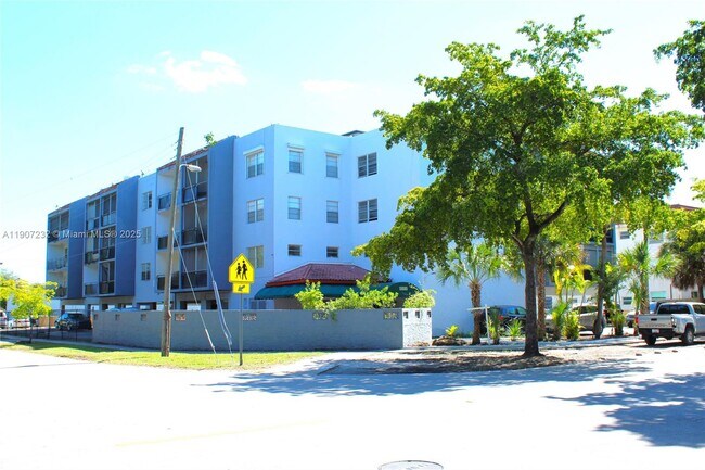 Foto del edificio - 13685 NE 10th Ave