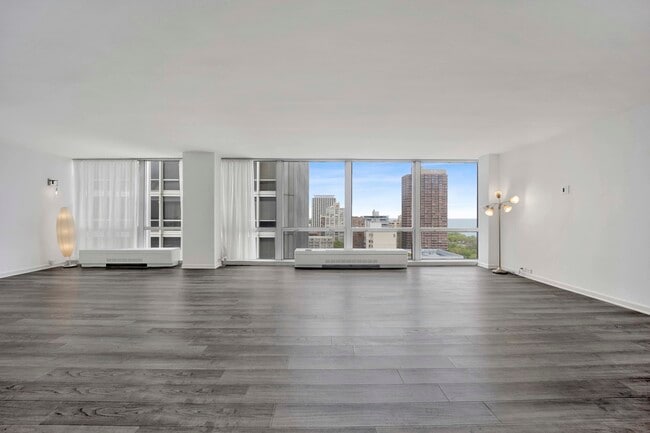 Building Photo - 330 W Diversey Pkwy