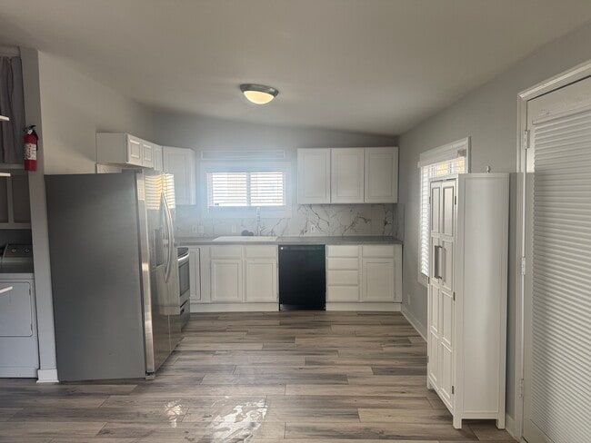 Kitchen - 2246 Tennessee St