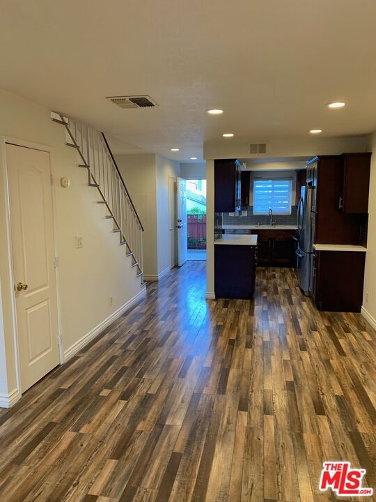 Foto del edificio - 542 N Shelton St
