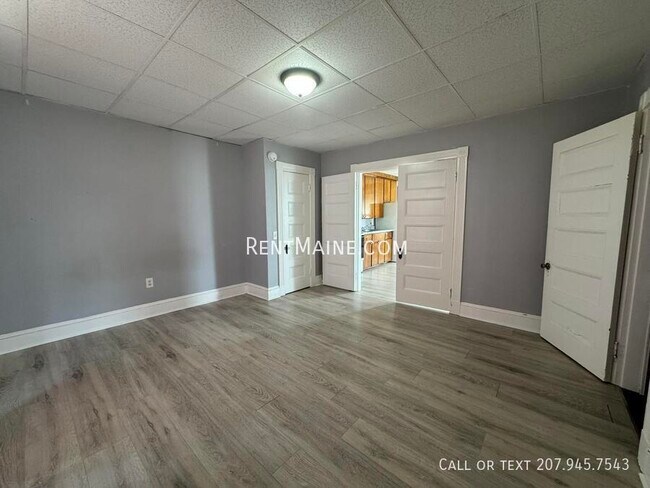 Building Photo - 131 College Ave
