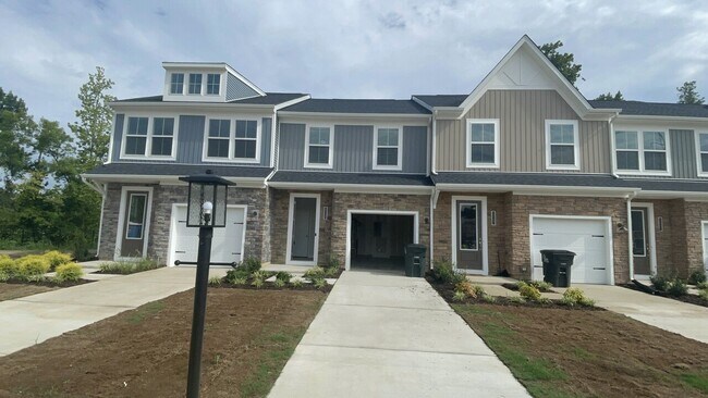 Foto del edificio - 631 McCormick Farm Dr, Glen Allen, VA, 23060