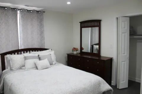 Building Photo - 3000 W Belmont Ave