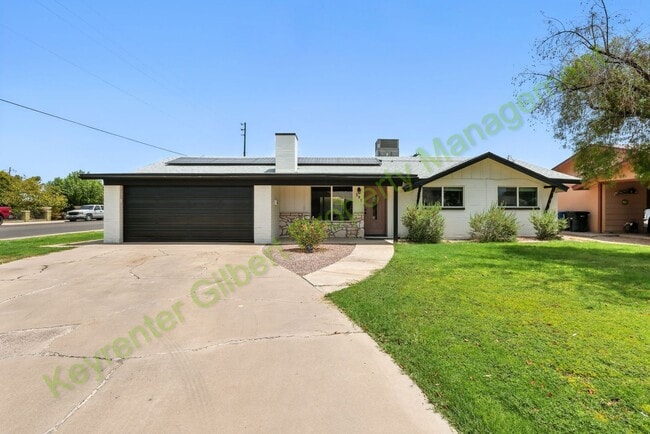 Building Photo - Charming Ranch-Style Home on a Corner Lot ...