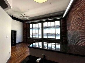 Interior Photo - 1322 W Broad St