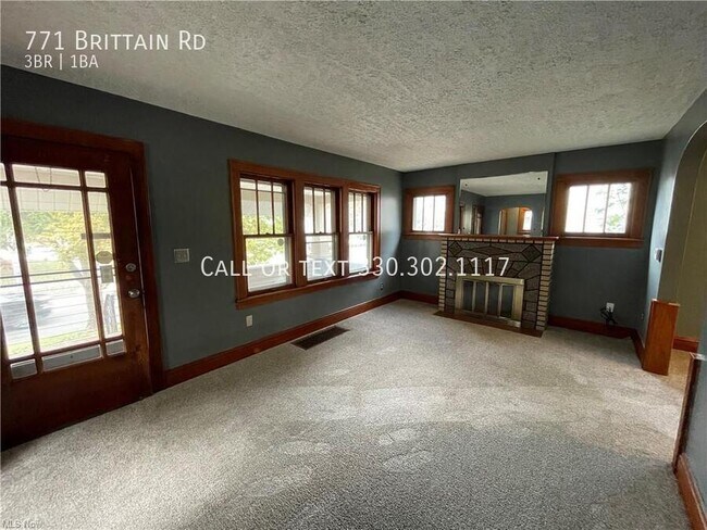 Foto del edificio - Incredible 3 bedroom for rent with garage ...