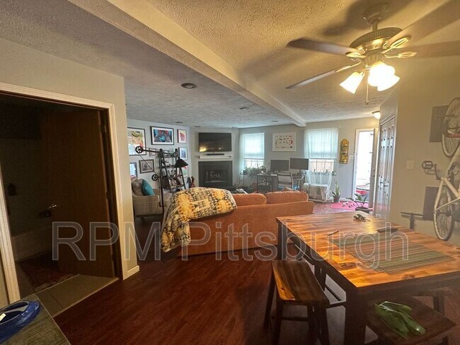 Building Photo - 11 Enon Way