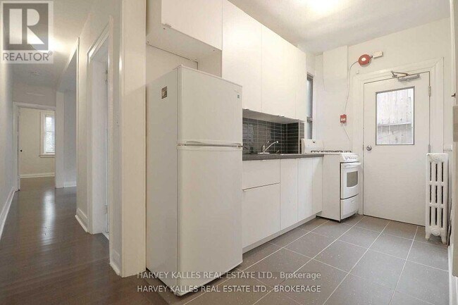 Photo du bâtiment - 1108 Yonge St