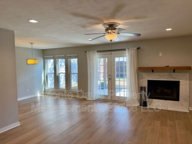 Building Photo - 7911 Parliament Pl