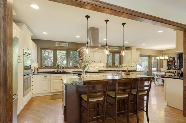 Foto del edificio - 11400 Burr Oak Ln