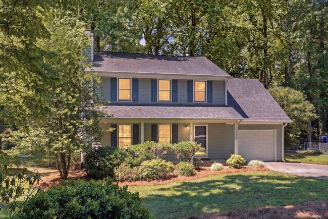 Building Photo - 1424 Brookwood Dr