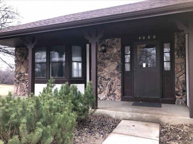 Foto del edificio - 4080 N Parkside Dr