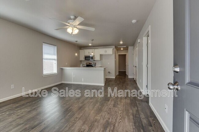 Building Photo - 407 Vail Cir