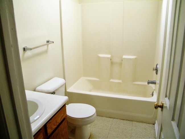 Photo - 30 Chatham St