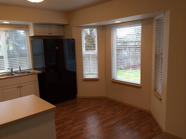 Foto del edificio - 806 Mountain Aire Ct NW