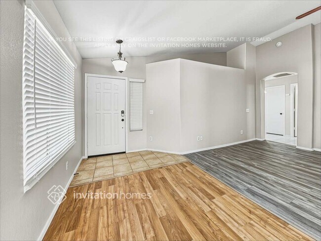 Foto del edificio - 12480 N 83rd Dr