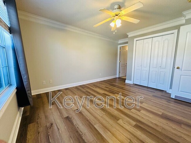 Foto del edificio - 804 Garcia Way