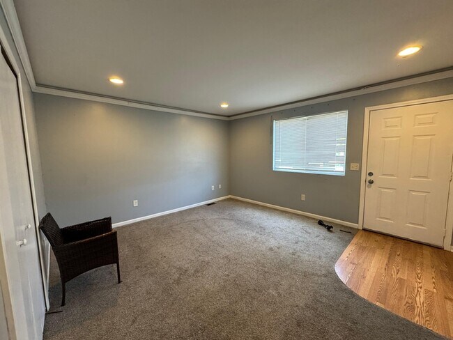 Foto del edificio - 8716 Timken Ave