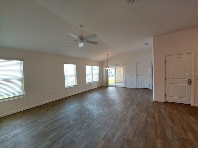 Building Photo - 3301 Dawn Pl